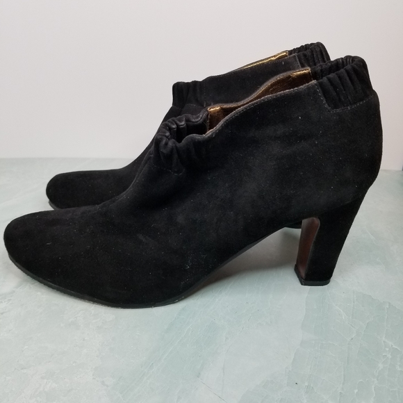 LNIB Sam Edelman Black Suede Booties - Picture 1 of 6